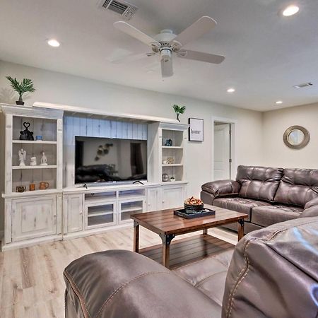 Spacious Gulfport Home With Yard 1 Mi To Beach Kültér fotó