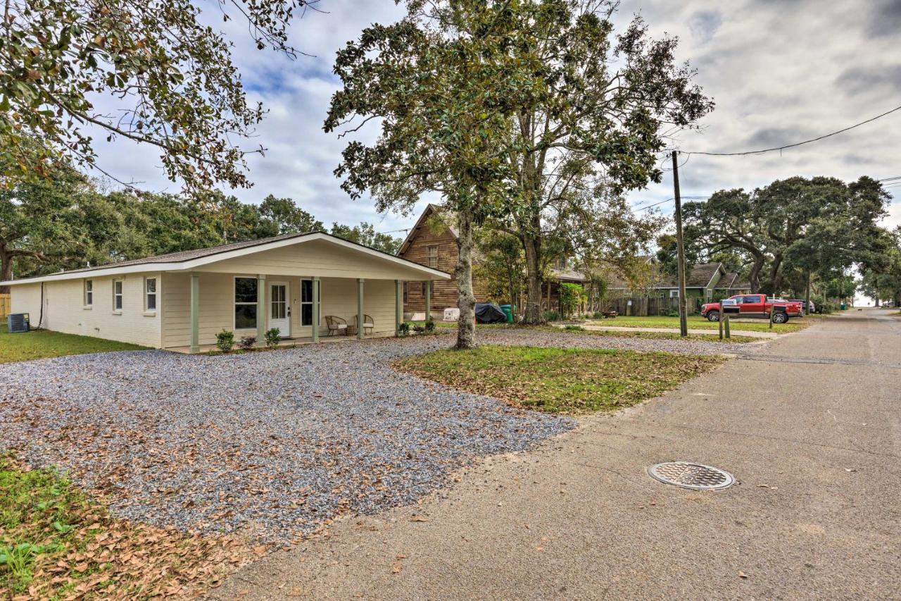 Spacious Gulfport Home With Yard 1 Mi To Beach Kültér fotó