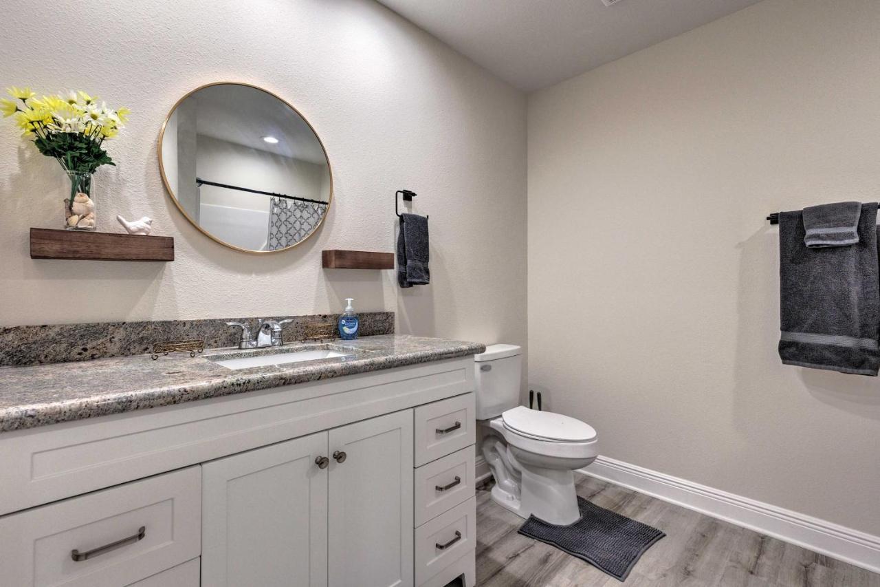 Spacious Gulfport Home With Yard 1 Mi To Beach Kültér fotó