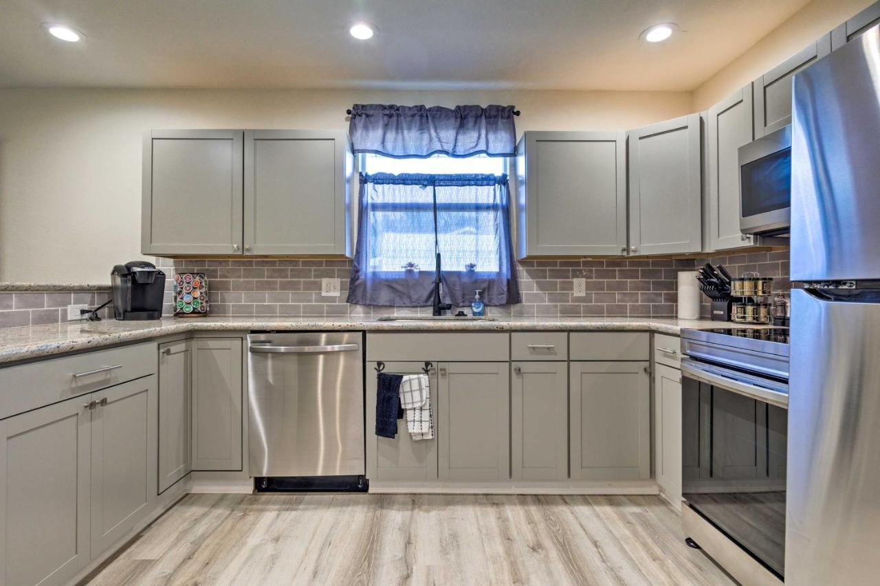 Spacious Gulfport Home With Yard 1 Mi To Beach Kültér fotó
